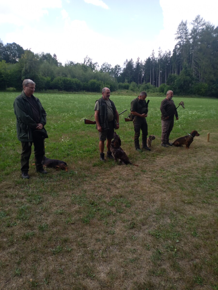 Zkoušky k vyhledávání, vyhánění a nahánění spárkaté zvěře v honitbě Javor