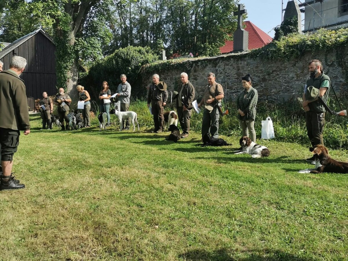 Podzimní zkoušky ohařů a ostatních plemen v Javoru