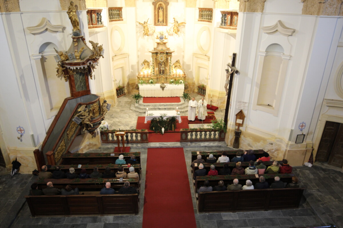 Svatohubertská mše v Nicově